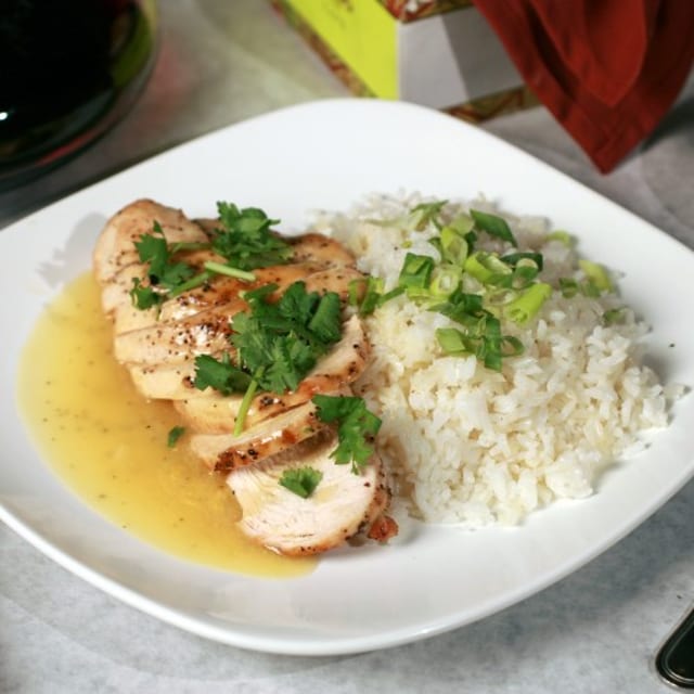 Pollo Con Cilantro Y Jugo Citrico.